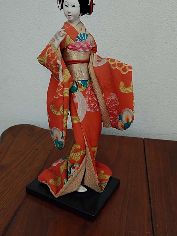 Vintage Folk Art Doll: Japanese Geisha