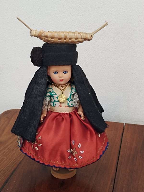 Vintage Folk Art Doll: Nazare-Portugal Doll on wooden stand