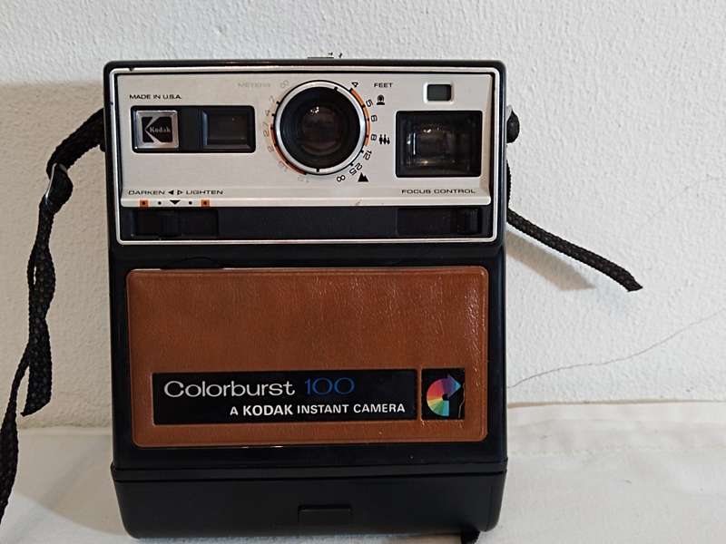 Colorbust 100 A Kodak Instant Camera