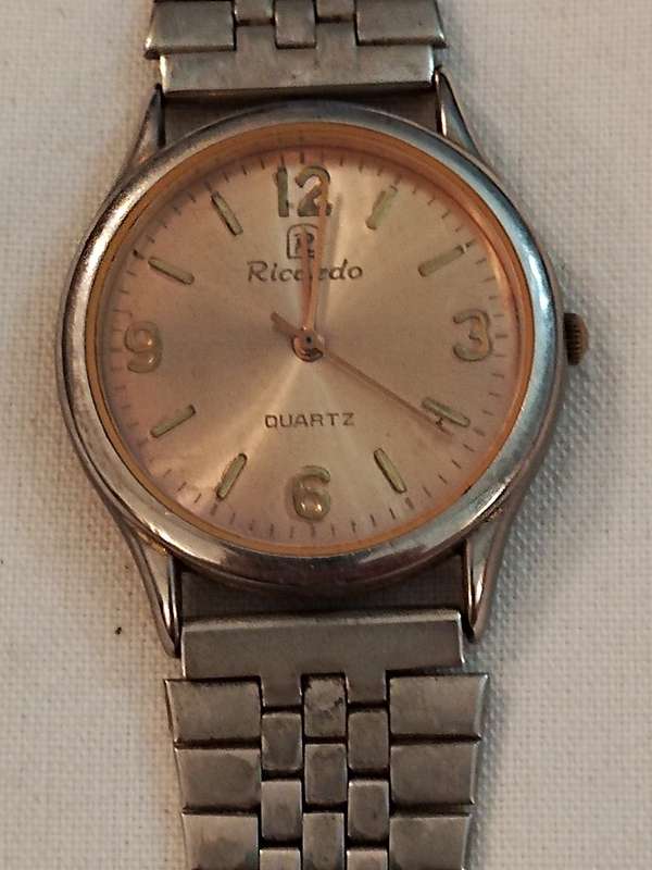 Ricardo quartz watch clearance