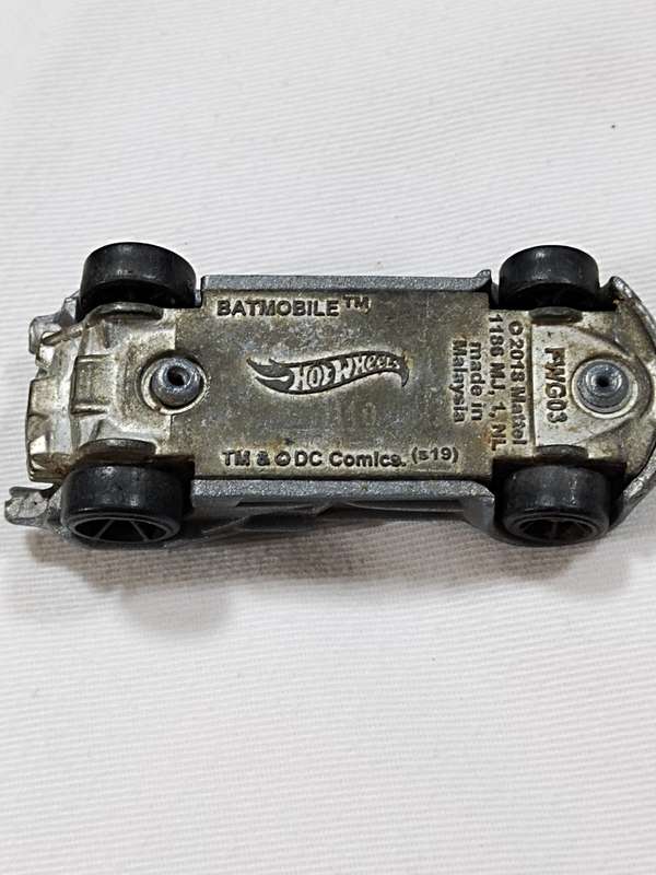 Hot Wheels Batman Batmobile #1/6 DC Comics Gray