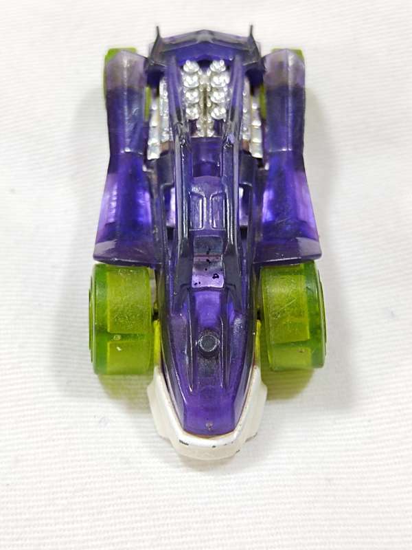 2011 HOT WHEELS DIRTY OUTLAW T9714 PURPLE DIECAST 2 3/4` CAR W/ GREEN TIRES