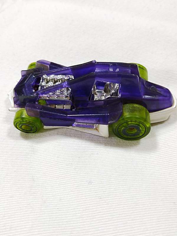 2011 HOT WHEELS DIRTY OUTLAW T9714 PURPLE DIECAST 2 3/4` CAR W/ GREEN TIRES