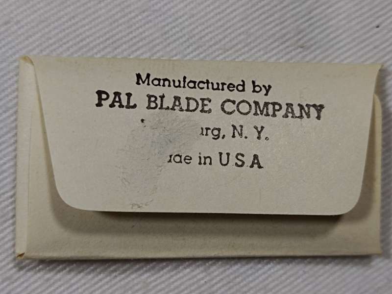 Pal Hollow Ground double edge blades.