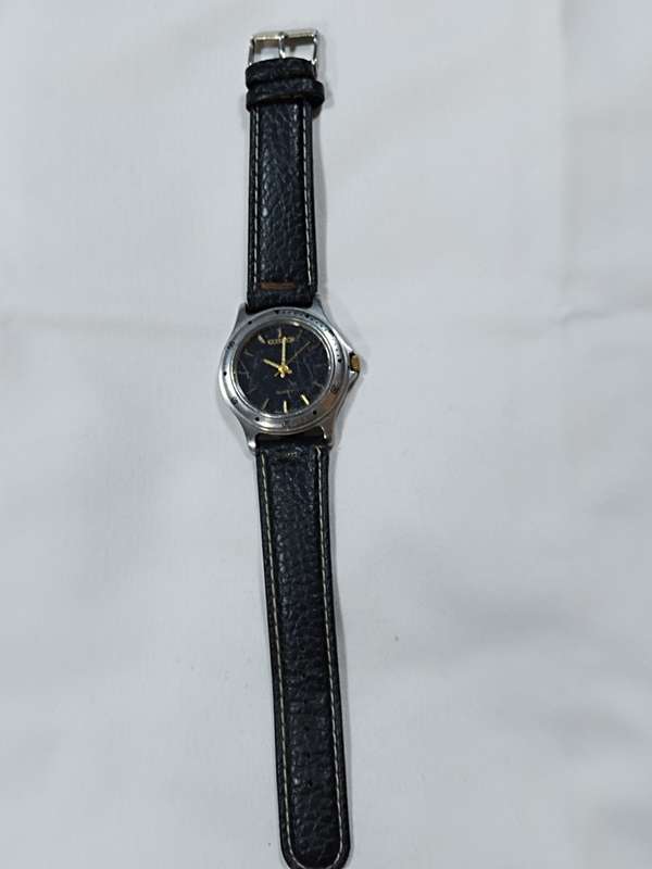 Ladies Tomato Quartz Watch