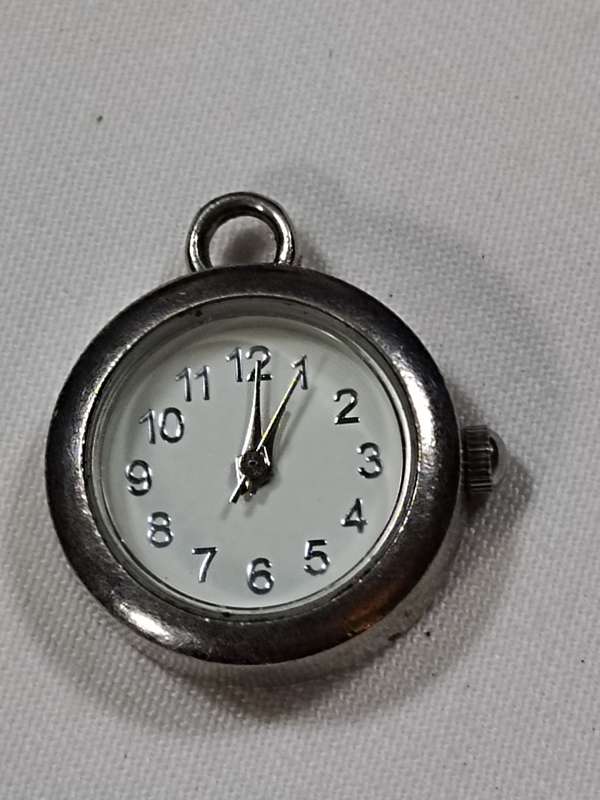 Ladies Quartz pendant watch