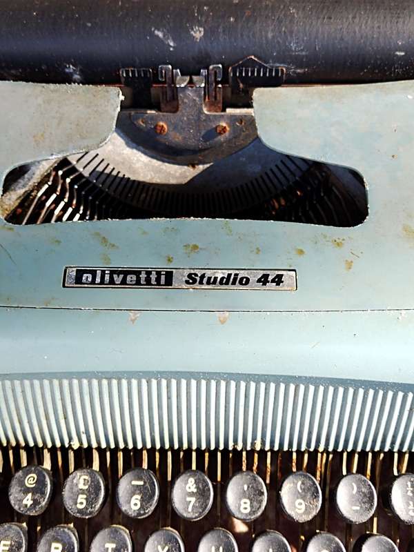Olivettie Studio 44