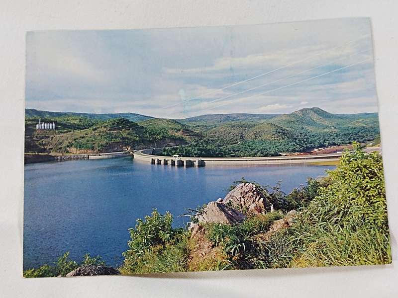 Kariba Lake, Zambesi River. A view of the wall from the Rhodesian side looking down stream postcard