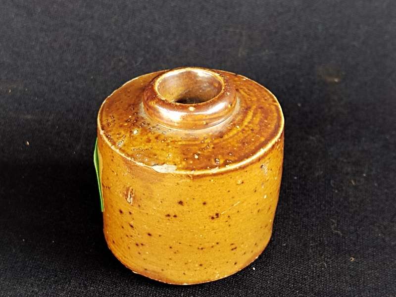Pottery ink bottle