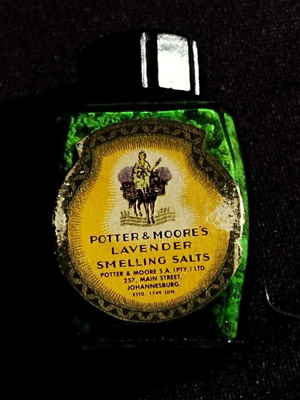 Potter & Moores Lavender smelling salts