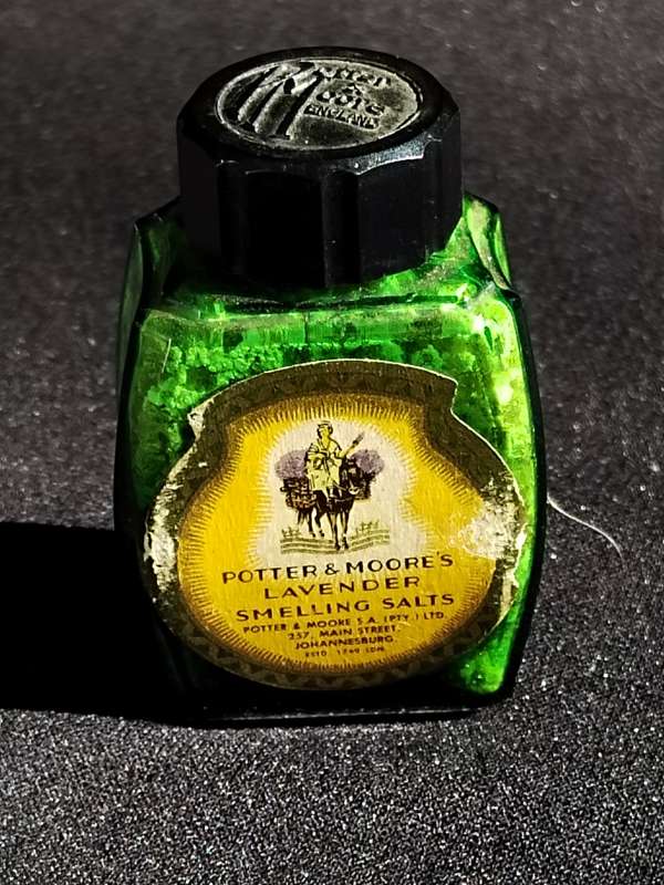 Potter & Moores Lavender smelling salts