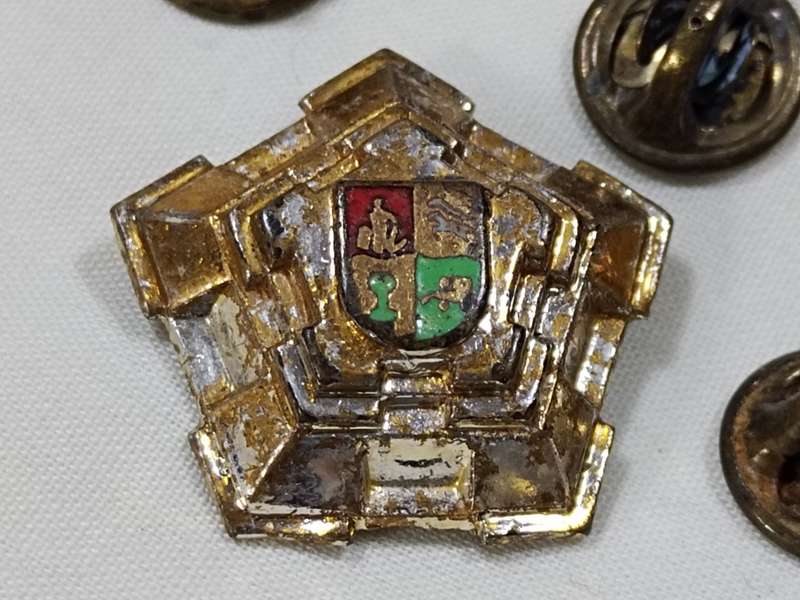 X5 South African Army Major`s Rank Castle 1960s-1970s rank badge