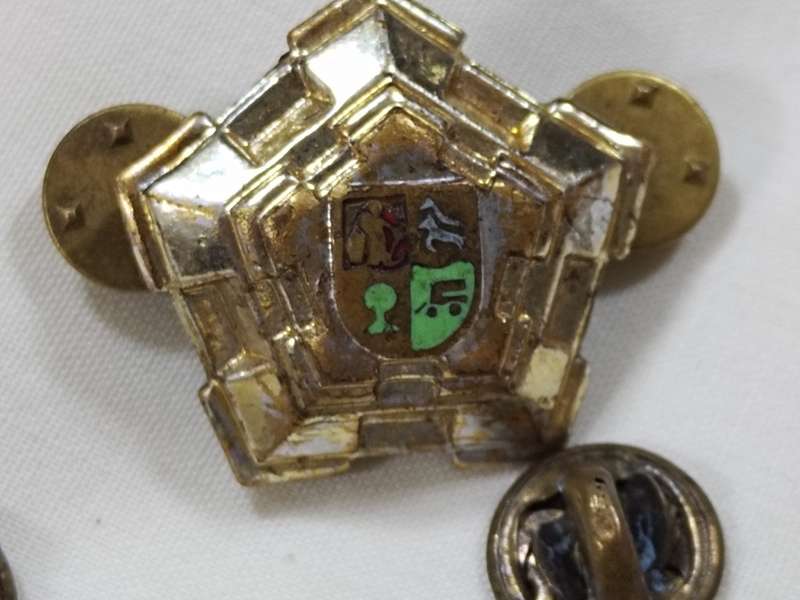 X5 South African Army Major`s Rank Castle 1960s-1970s rank badge