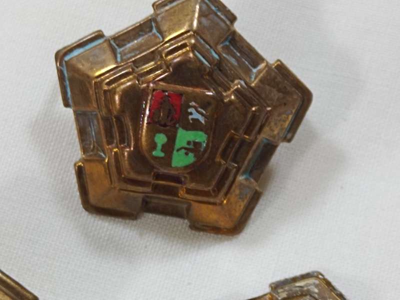 X5 South African Army Major`s Rank Castle 1960s-1970s rank badge