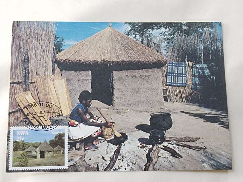 Postcards: SWA Caprivi Huts/Hutte