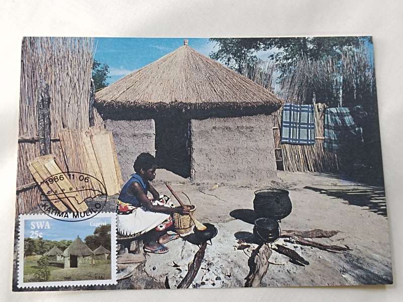 Postcards: SWA Caprivi Huts/Hutte
