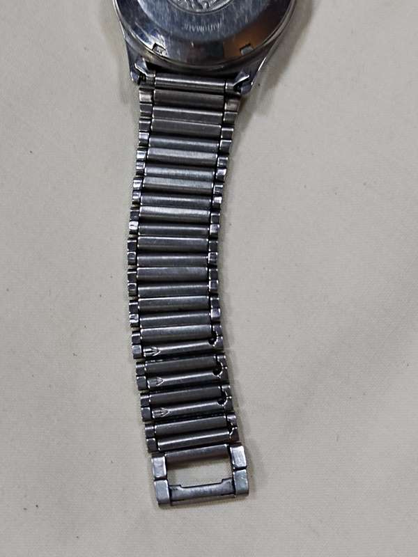 Enicar watch casing with strap