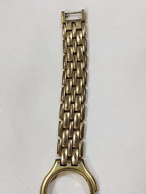 Watch casing with strap