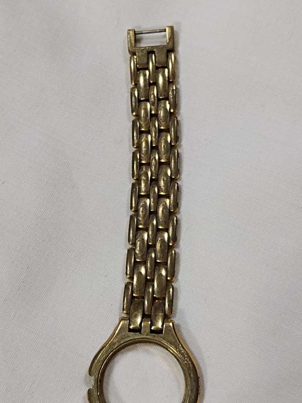 Watch casing with strap