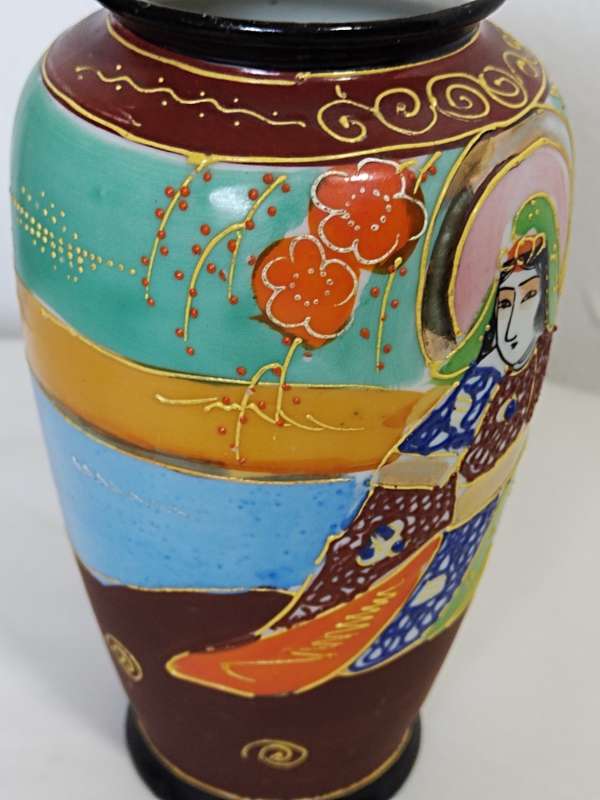 Satsuma Japan Vase