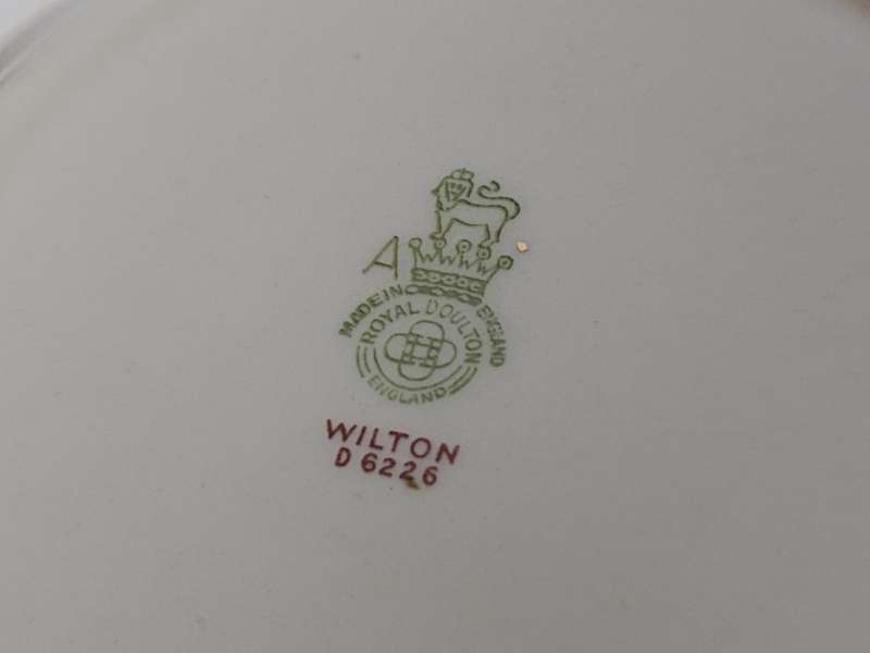 Royal Doulton, Wilton D6226: Serving Bowl with lid