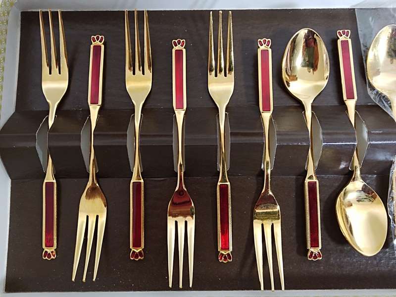 12 Piece Eetrite 24ct Gold plated set