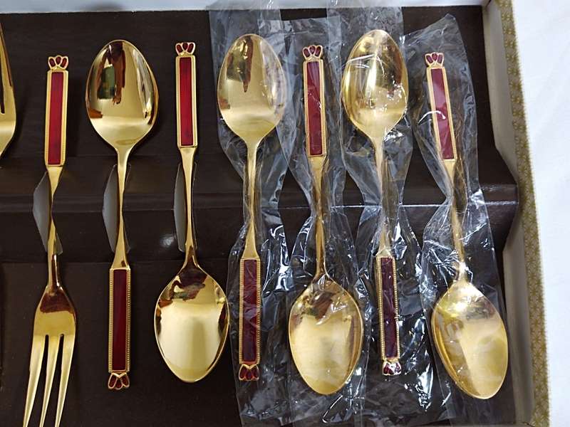 12 Piece Eetrite 24ct Gold plated set