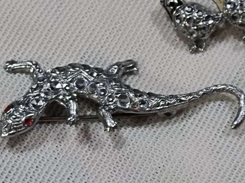 X5 Silver Tone Brooches