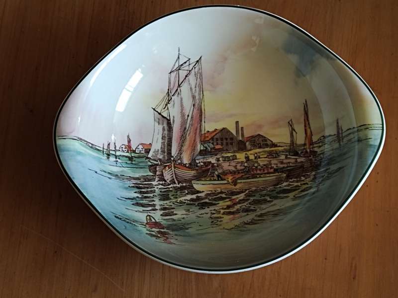 Royal Doulton Home waters serving bowl