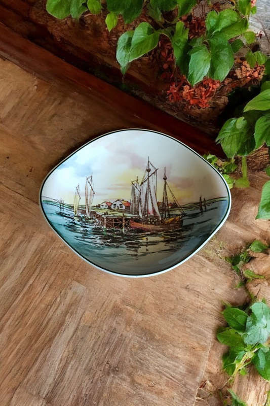 Royal Doulton Home waters sweets bowl