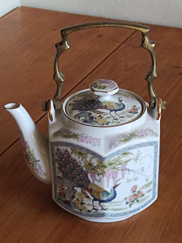 Japan Teapot with peacock teapot