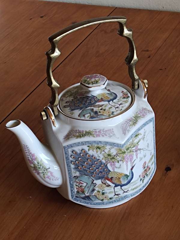 Japan Teapot with peacock teapot
