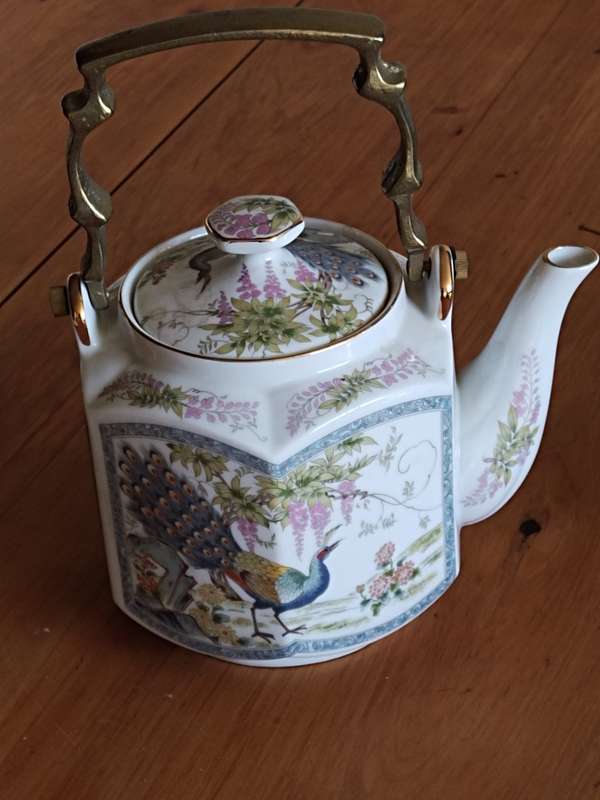 Japan Teapot with peacock teapot