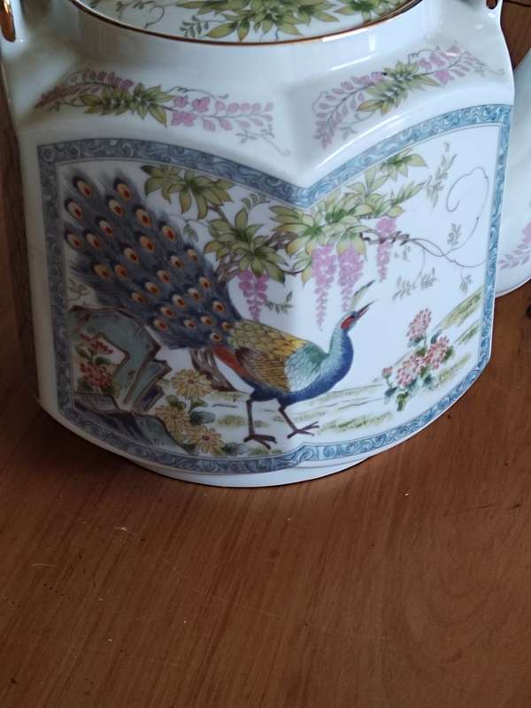 Japan Teapot with peacock teapot