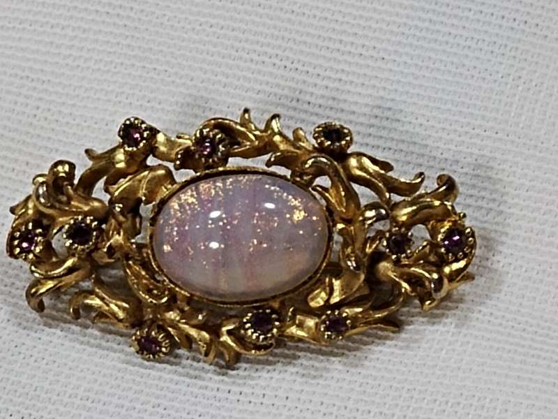 Victorian style brooch