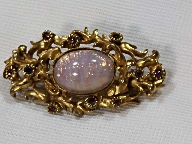 Victorian style brooch
