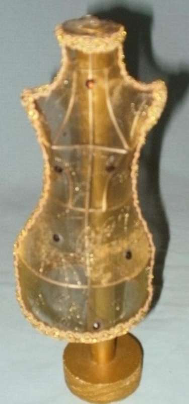 A JEWELLERY DISPLAY TORSO