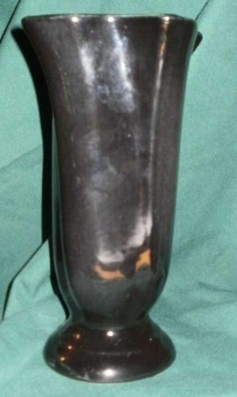 BLACK LUCIA WARE VASE