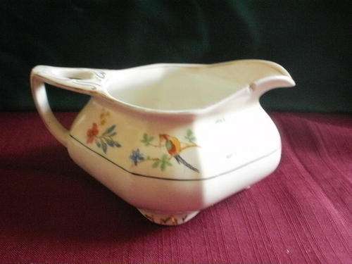 W.H. GRINDLEY & CO LTD, SHERATON IVORY ENGLAND**CREAMER**