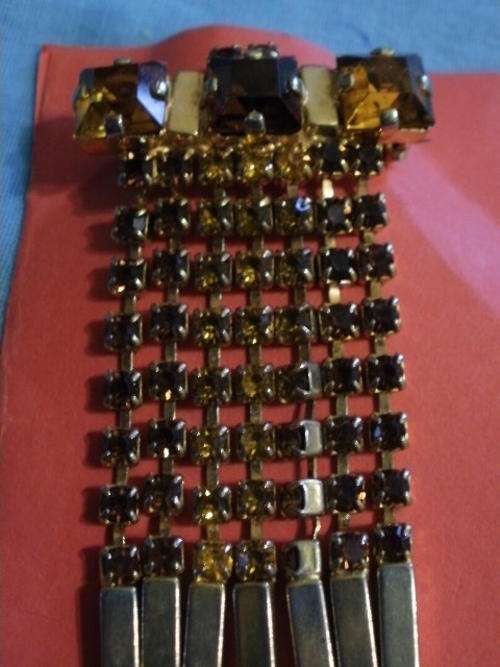 AMBER COLOR BROOCH
