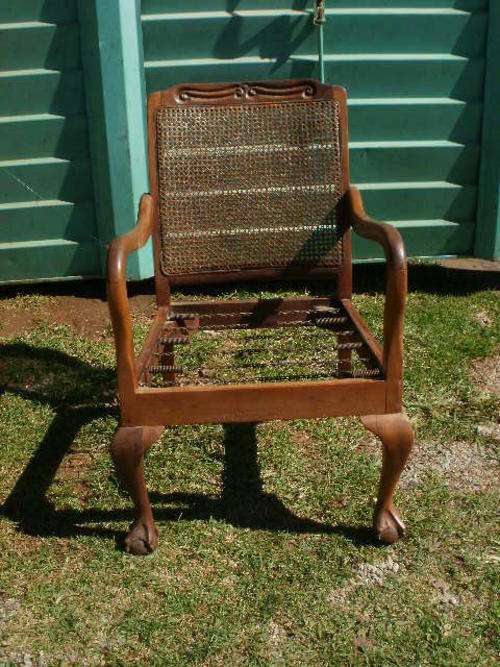 BALL & CLAW CHAIR