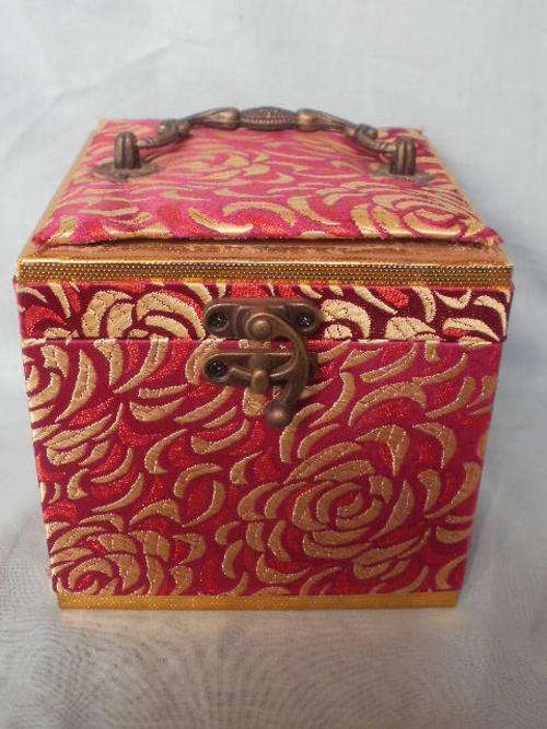 STUNNING RED JEWELERY BOX