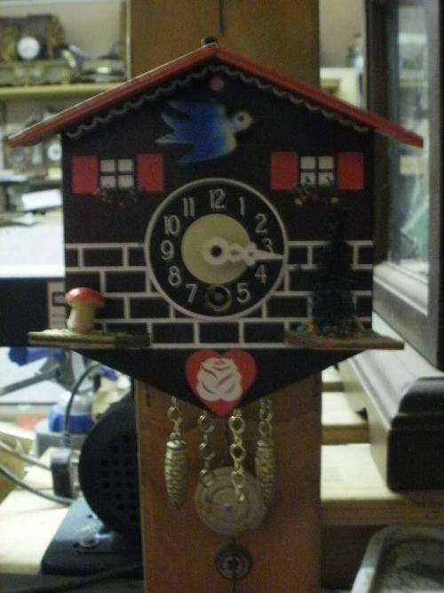 ****WEEKEND SPECIAL*** MOVING BIRD BLACK FOREST MINIATURE CLOCK
