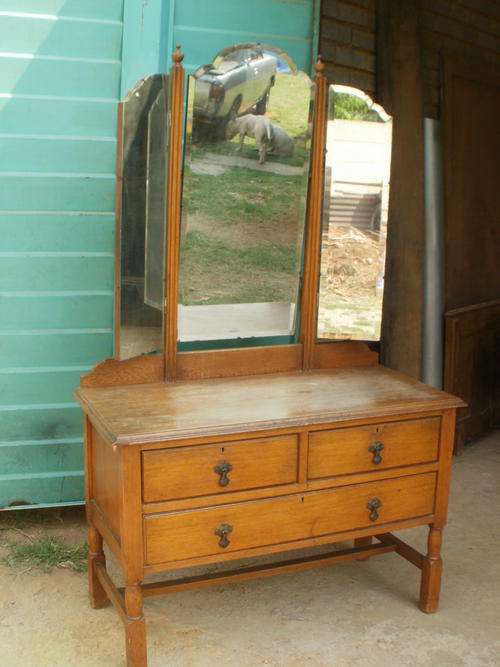 *** NEW YEARS SPECIAL***  A 1940 DRESSING TABLE
