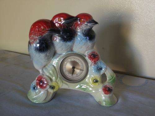 STUNNING CLOCK WITH THREE PERCHED FINCHES