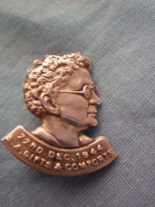 PIN OF MRS SMUTS. 22ND DEC 1944, SA GIFTS & COMFORTS.