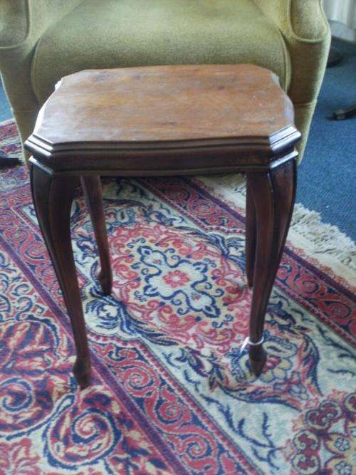 SMALL SIDE TABLE