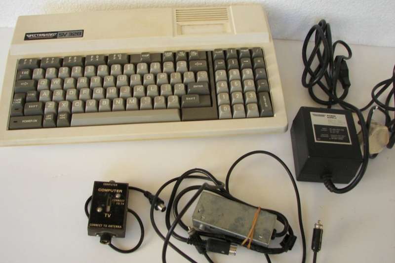 Spectravideo SV328 Bundle