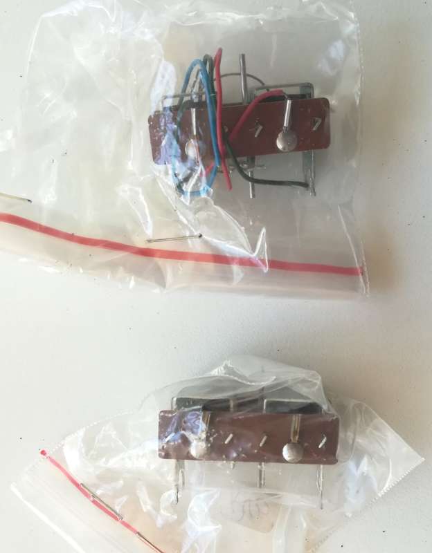 2x Peco SL-86 large radius R/H curved turnouts + motors