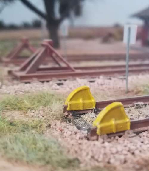 6x (3 pairs) HO wheel stops (USA)